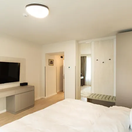 Tomis 11 Szálloda 4*