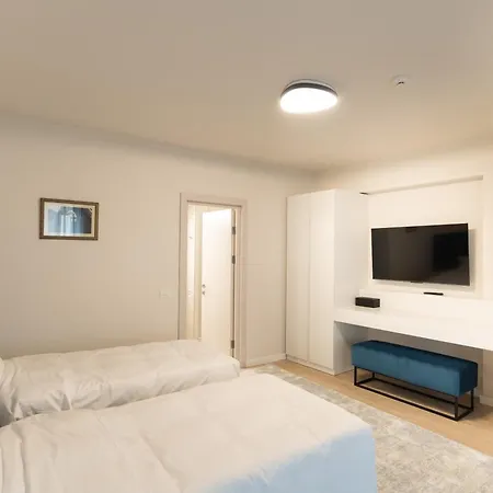 Hotel Tomis 11