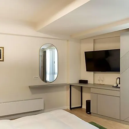 Tomis 11 Hotel