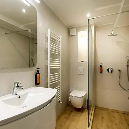 Hotel Tomis 11